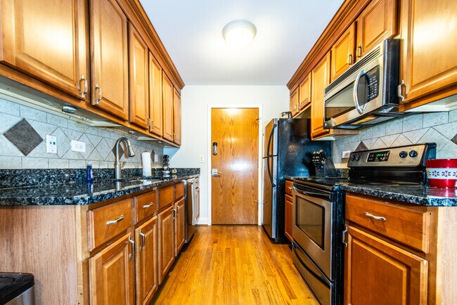 Foto del edificio - 5027 N East River Rd