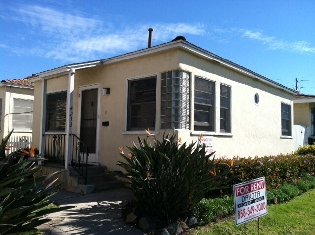 Building Photo - North Park Cottage!