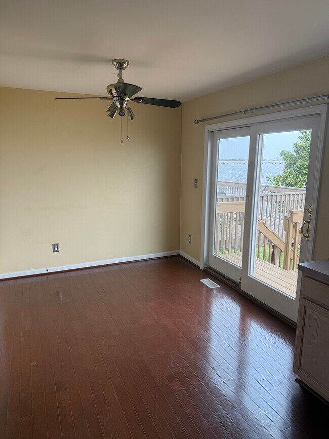 Foto del edificio - 7941 River Rock Way