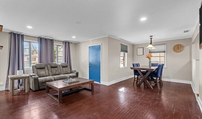 Foto del edificio - 728 Kimbrough St