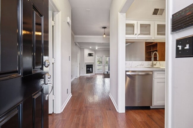 Building Photo - West End Condo