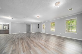 Building Photo - 327 Chateau Woods Pkwy Dr