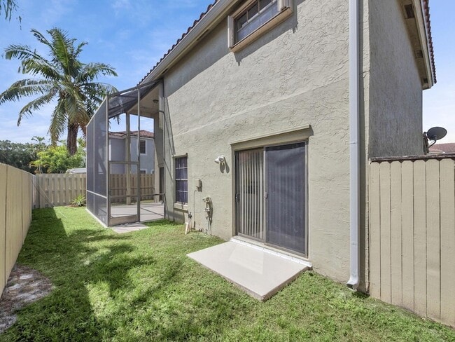 Foto del edificio - 1744 Shoreside Cir
