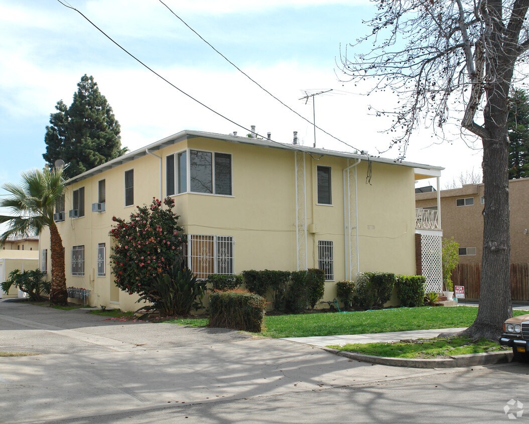 Building Photo - 5336 Hermitage Ave