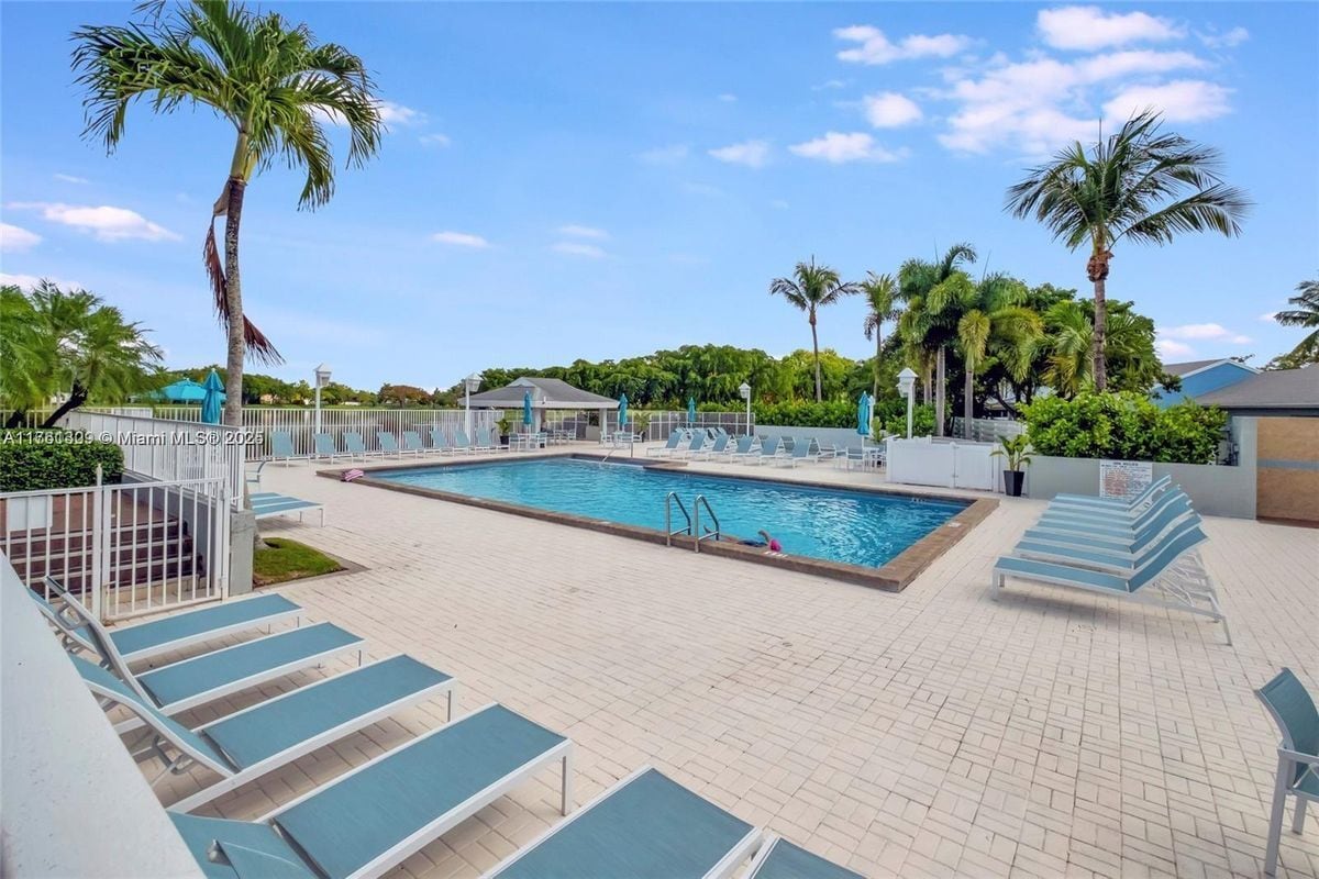 Foto principal - 13724 SW 147th Cir Ln