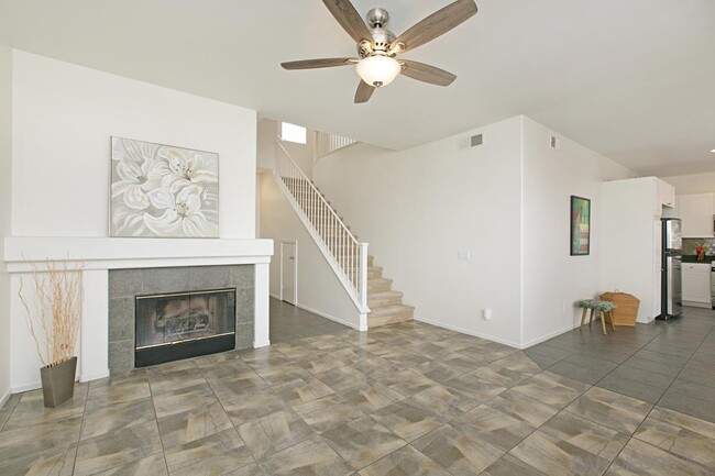 Foto del edificio - 3081 W Canyon Ave.