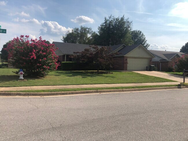 Foto del edificio - 4247 W Cheyenne Dr