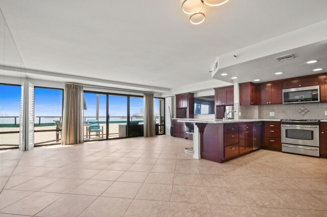 Foto del edificio - 1310 E Ocean Blvd