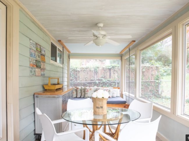 Photo - 1406 Baker St House