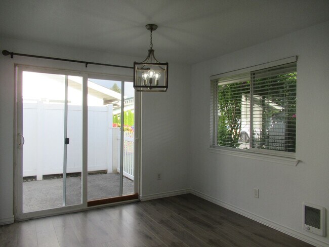 Foto del edificio - Charming 2 bedroom, 1 bathroom single leve...