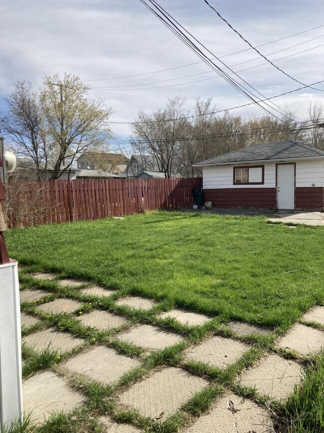 Photo du bâtiment - 1 bedroom in Regina SK S4N 3M6