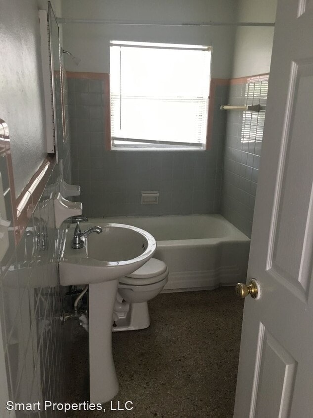 Building Photo - 2 br, 1 bath House - 2529 Tanglewood Stree...