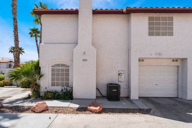 Building Photo - Move in now to this beautiful 2 story 3 be...