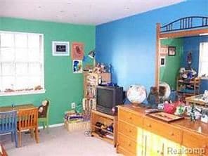 Building Photo - 2101 Vine Way Dr