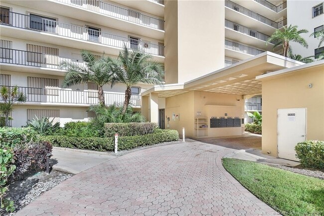 Foto del edificio - 10044 S Ocean Dr