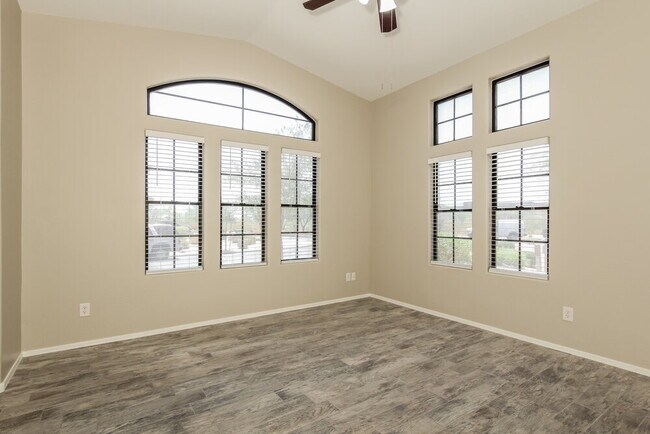 Building Photo - 2432 W Dusty Wren Dr