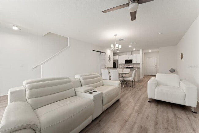 Building Photo - 697 Stoney Pointe Cir