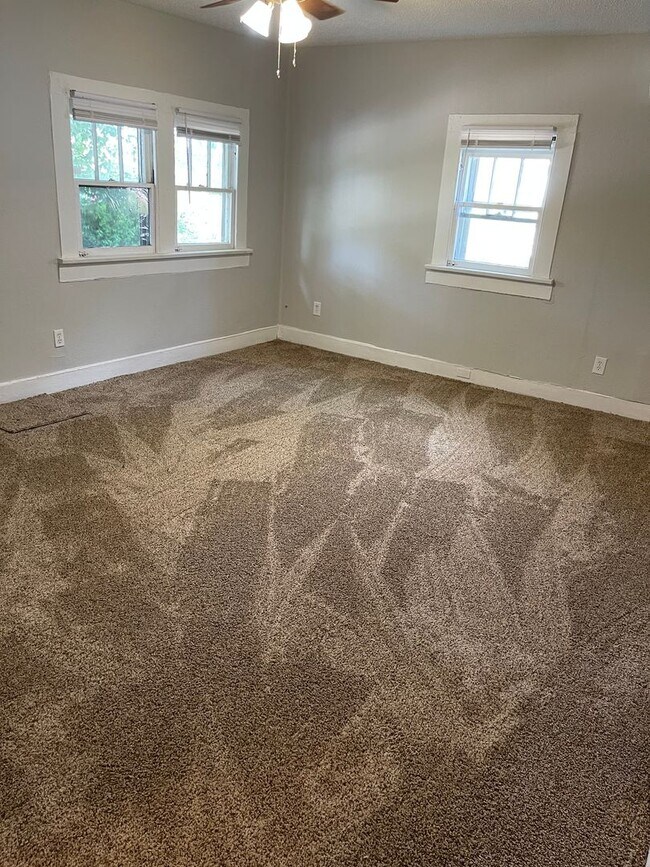 Foto del edificio - Knoxville 37914 - 2 Bedroom, 1 Bath Home -...
