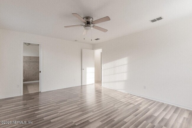 Foto del edificio - 8209 Worm Wood Rd