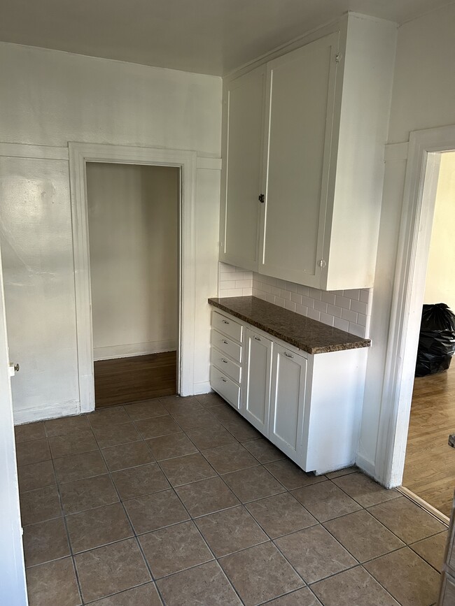 Foto del edificio - 1425 W 48th St