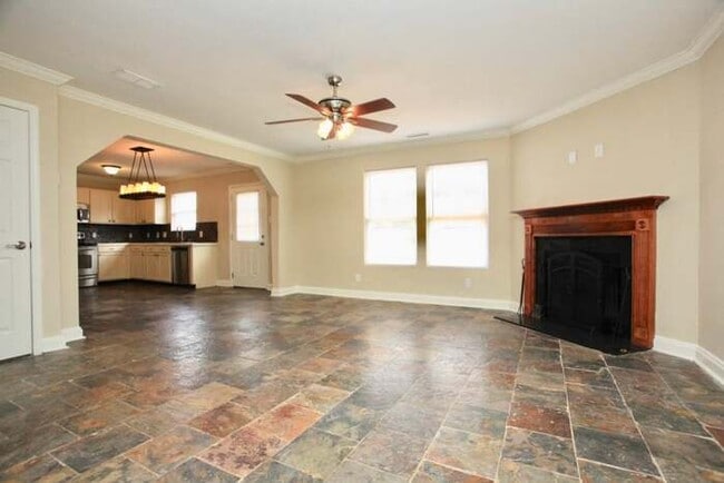 Building Photo - 3272 Pikes Peak Dr
