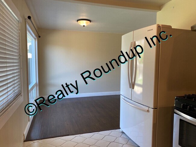 Foto del edificio - COMING SOON! Midtown Stockton, Three Bed, One Bath, One Car Garage.