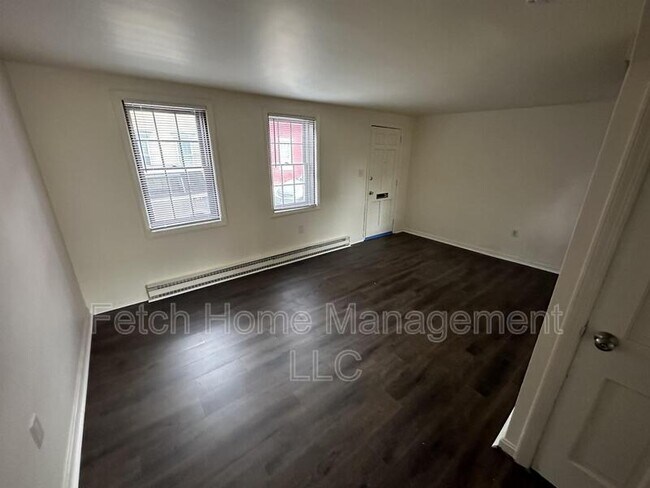 Foto del edificio - 143 Howard Ave