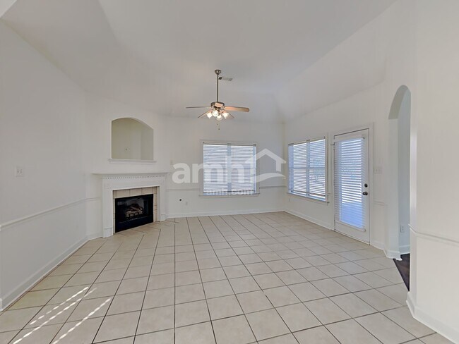 Building Photo - 9664 Woodland Creek Ln