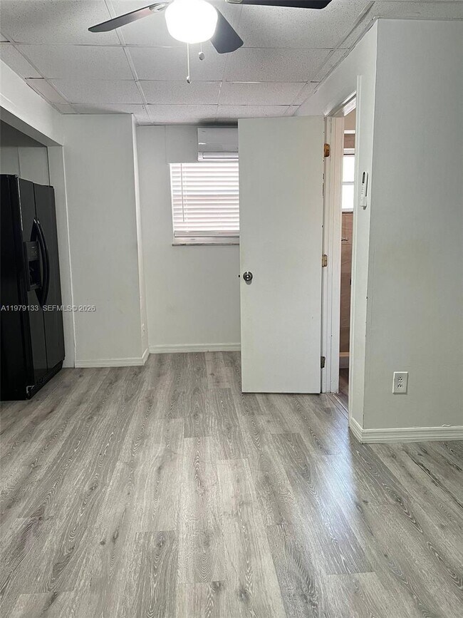 Foto del edificio - 9731 NW 24th St