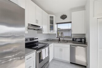 Building Photo - 6443 SW 152nd Cir Pl