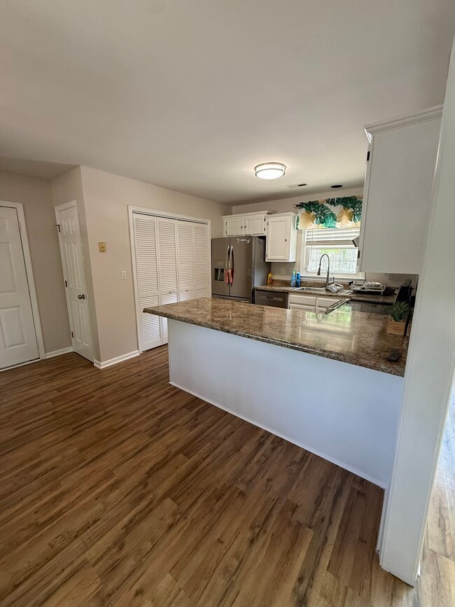 Foto del edificio - 3216 Timberwolf Ave