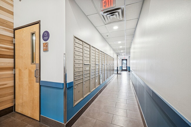 MWW_9100 - Yugo The Sydney at Dinkytown