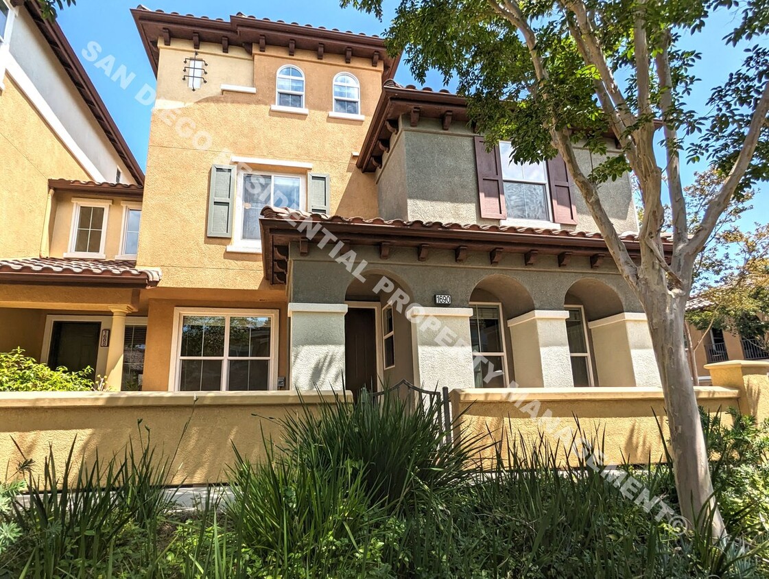 Foto principal - Stunning 3-Bedroom Townhome in San Elijo H...