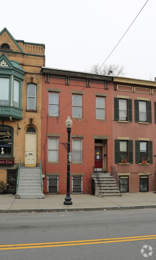 Foto principal - 297 Lark St