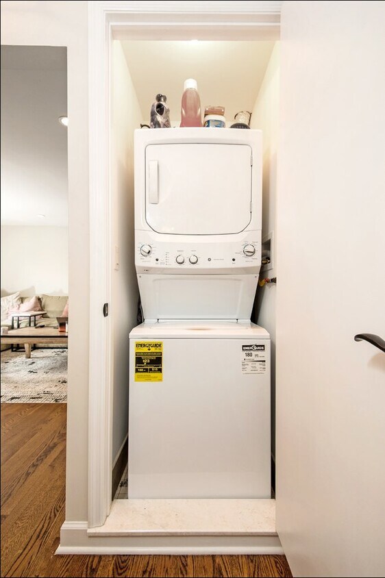 Foto principal - 200 Alpine Pl