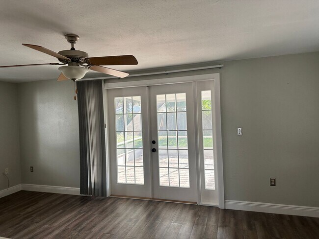 Building Photo - 3 Bedroom 2 Bathroom in WInter Haven