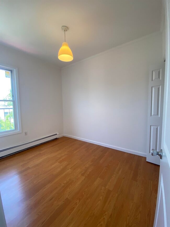 149 Pine St, Jersey City, NJ 07304 Condo for Rent in Jersey City, NJ