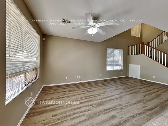 Foto del edificio - 2949 E Kenwood St