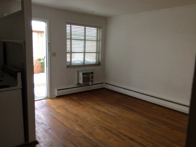 Building Photo - 512 Olden Ave