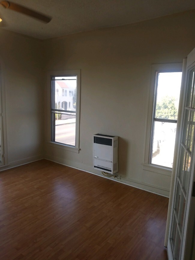 Photo - 706 N Soto St