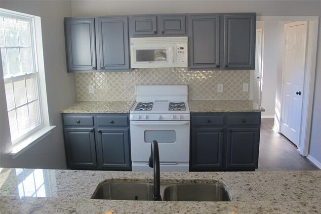 Foto del edificio - 2805 E 22nd St