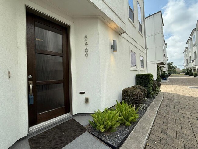 Foto del edificio - 5469 Larkin St