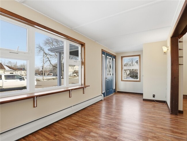 Building Photo - 813 N Elmer Ave