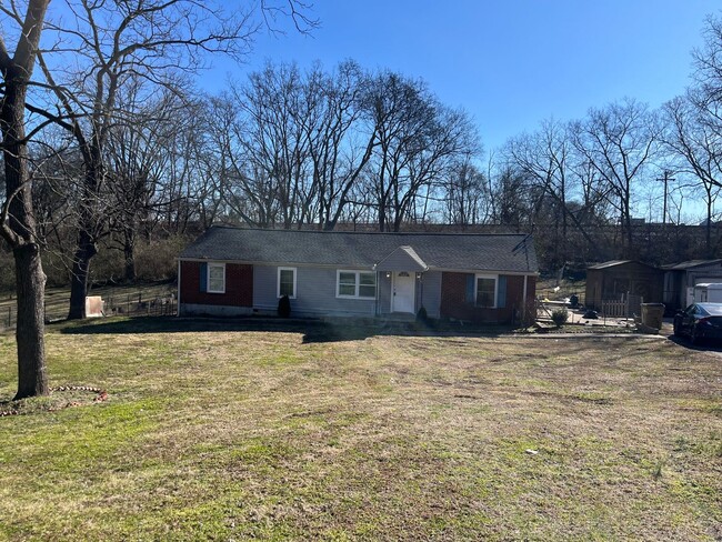 Building Photo - Nice 3 bedroom home in Madison, Tn with ba...