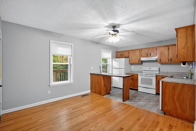 Foto del edificio - 23259 Laurel Hill Dr