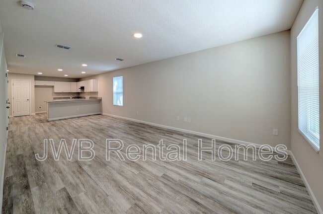 Building Photo - 1043 Oakley St