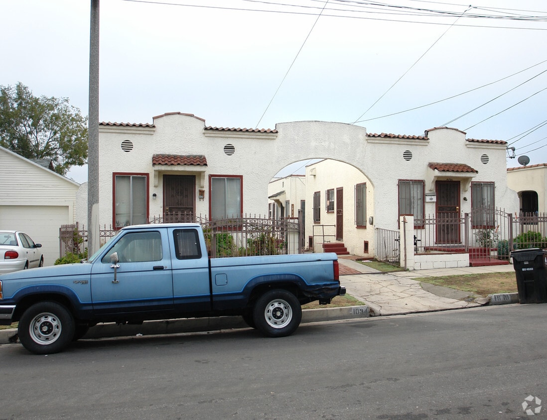 Primary Photo - 1030-1034 Waterloo St