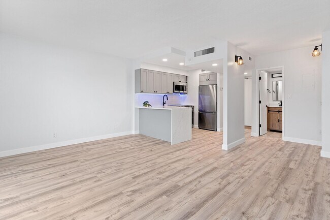 Foto del edificio - 2900 NE 30th St