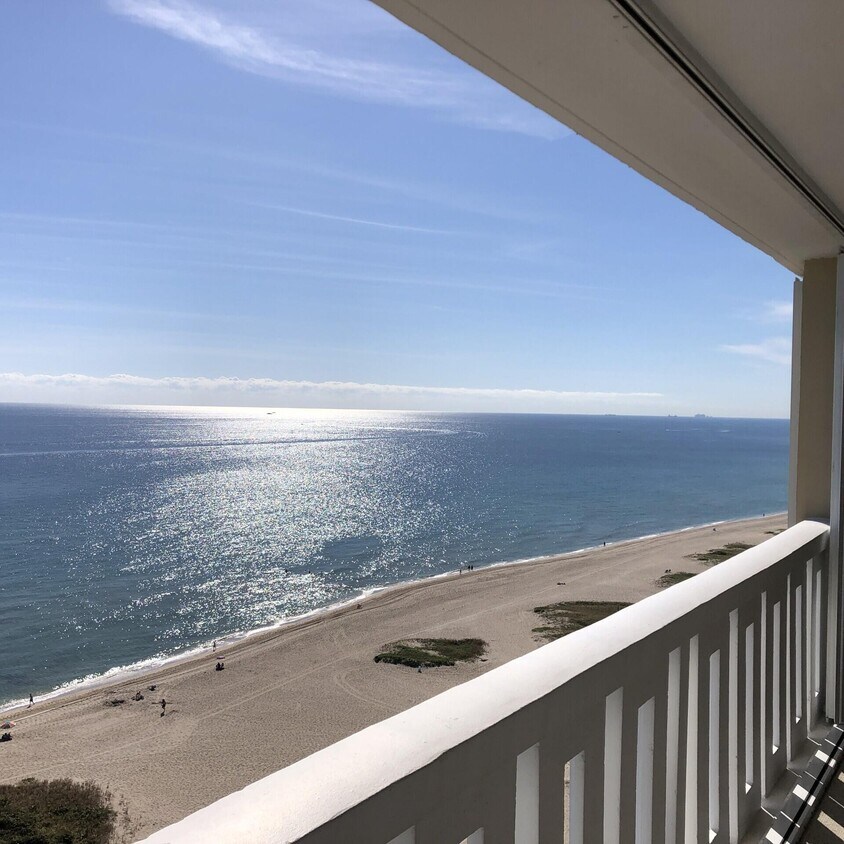 Foto del edificio - 1012 N Ocean Blvd