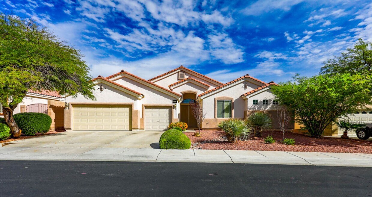 Foto principal - 4 Bed, Single Story Home, In Southwest Gat...